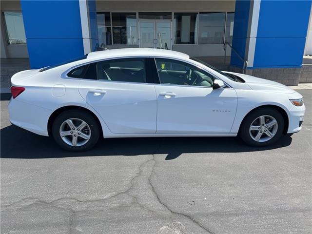 2025 Chevrolet Malibu LS w/1LS Sedan 3