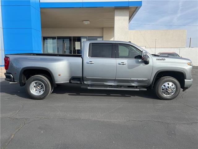 2025 Chevrolet Silverado 3500HD  8