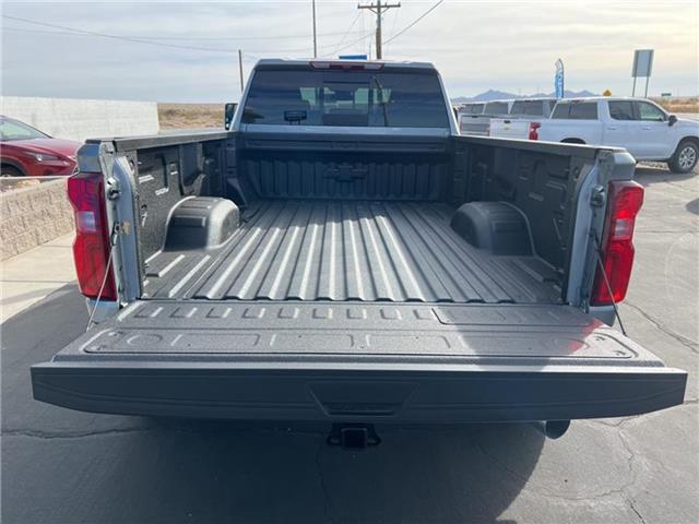 2025 Chevrolet Silverado 3500HD  9