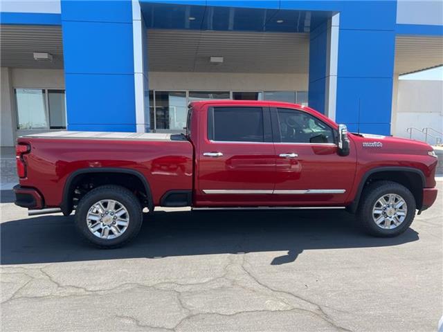 2024 Chevrolet Silverado 2500HD High Country 4x4 Crew Cab 6.75 ft. box 159 in. WB 5