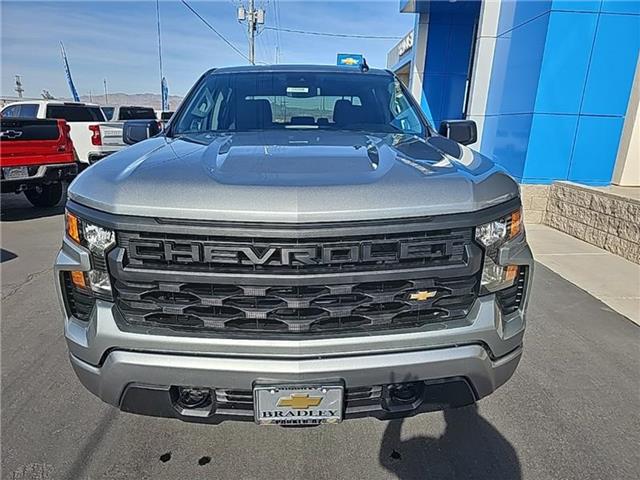 2025 Chevrolet Silverado 1500 Custom 4x4 Crew Cab 5.75 ft. box 147.4 in. WB 9