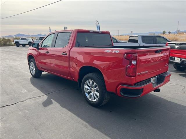 2025 Chevrolet Silverado 1500 Custom 4x4 Crew Cab 5.75 ft. box 147.4 in. WB 5