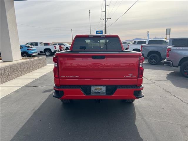 2025 Chevrolet Silverado 1500 Custom 4x4 Crew Cab 5.75 ft. box 147.4 in. WB 6