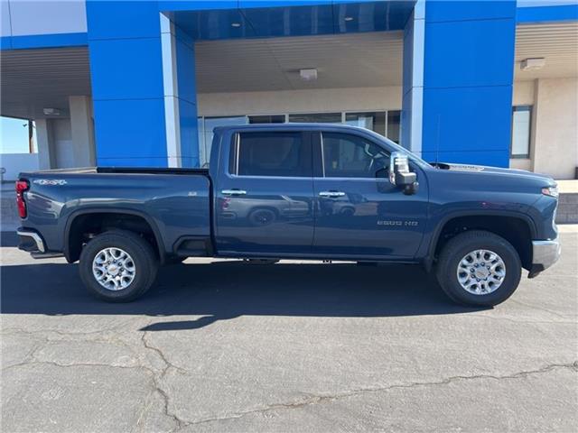 2025 Chevrolet Silverado 2500HD LTZ 4x4 Crew Cab 6.75 ft. box 159 in. WB 8