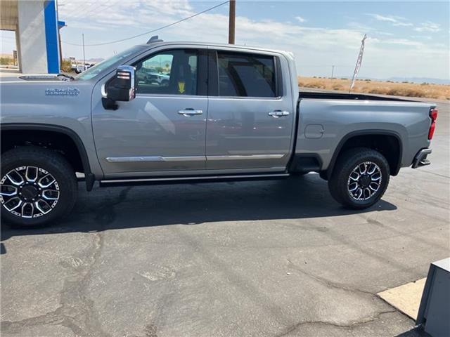 2024 Chevrolet Silverado 2500HD High Country 4x4 Crew Cab 6.75 ft. box 159 in. WB 2