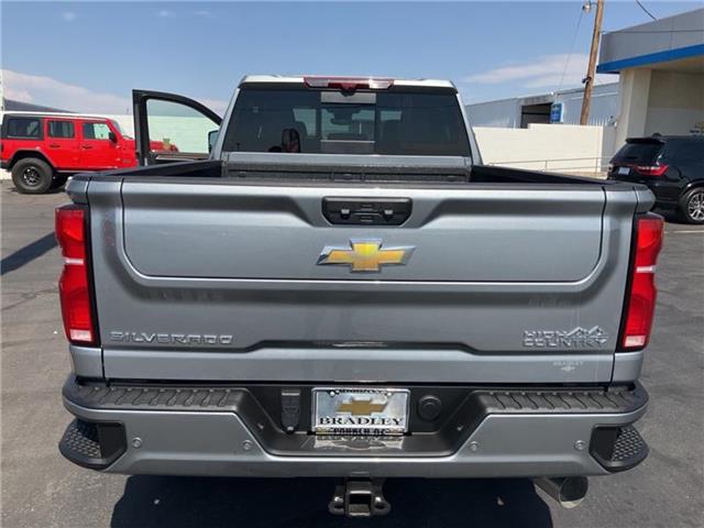 2024 Chevrolet Silverado 2500HD High Country 4x4 Crew Cab 6.75 ft. box 159 in. WB 14