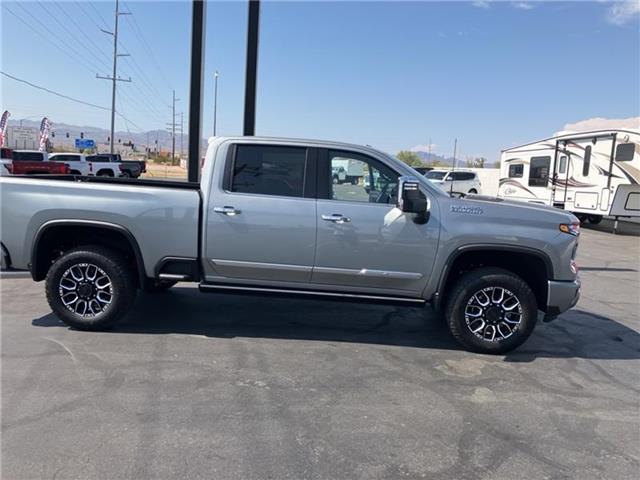 2024 Chevrolet Silverado 2500HD High Country 4x4 Crew Cab 6.75 ft. box 159 in. WB 7