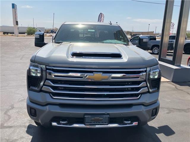 2024 Chevrolet Silverado 2500HD High Country 4x4 Crew Cab 6.75 ft. box 159 in. WB 8