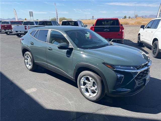 2025 Chevrolet Trax LS Front-Wheel Drive 2