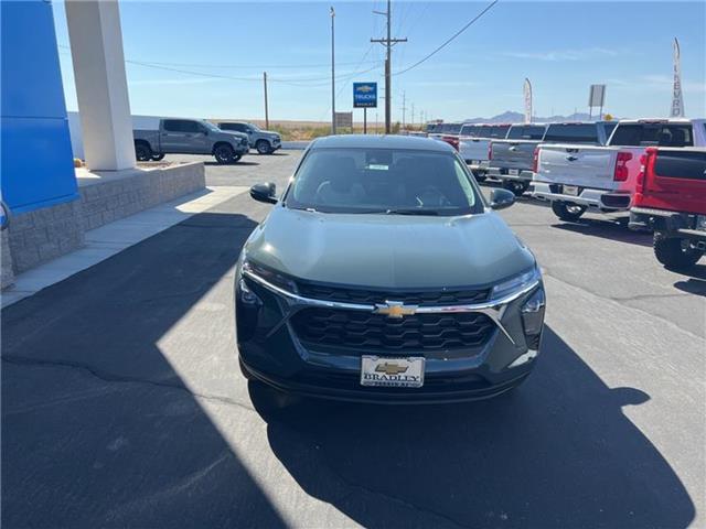 2025 Chevrolet Trax LS Front-Wheel Drive 3