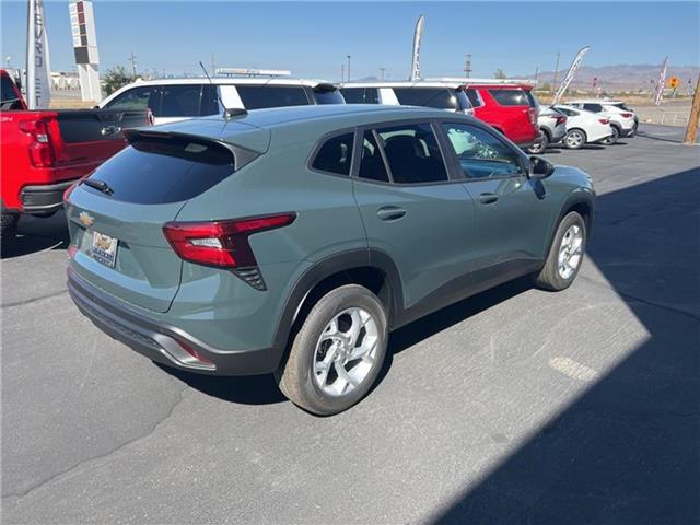 2025 Chevrolet Trax LS Front-Wheel Drive 7