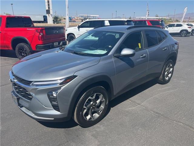 2024 Chevrolet Trax LT Front-Wheel Drive 2