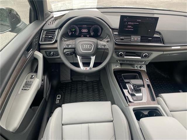 new 2024 Audi Q5 e car