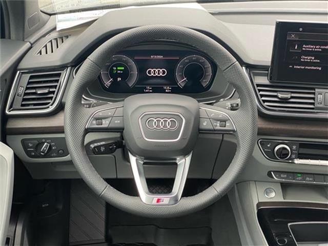 new 2024 Audi Q5 e car