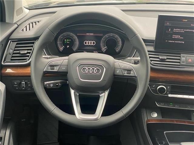 new 2024 Audi Q5 e car