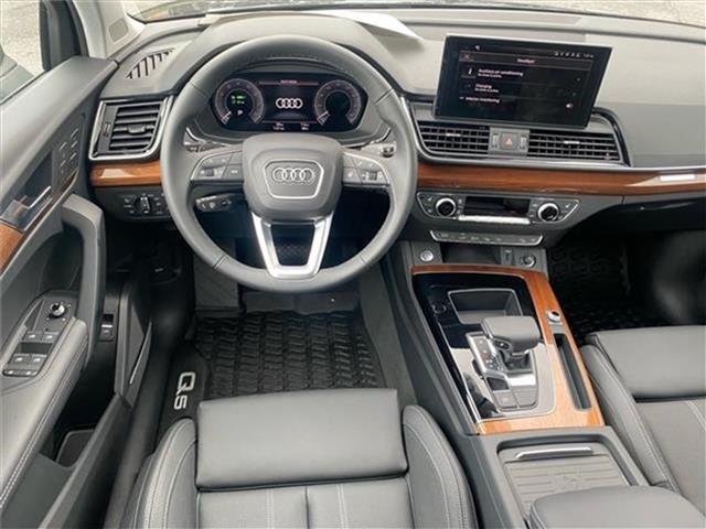 new 2024 Audi Q5 e car