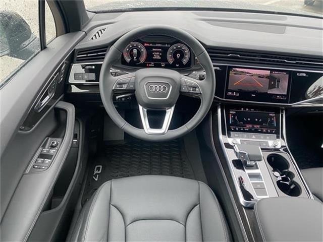 new 2025 Audi Q7 car