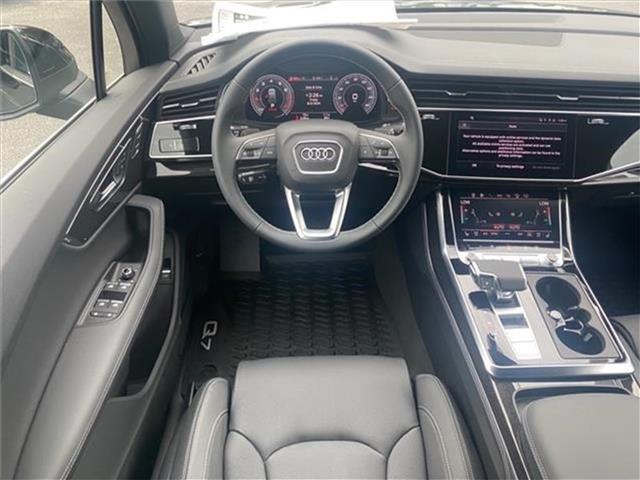 new 2025 Audi Q7 car