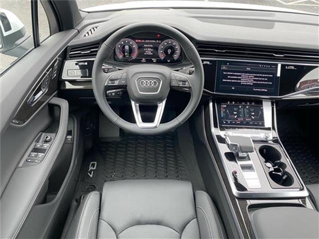 new 2025 Audi Q7 car