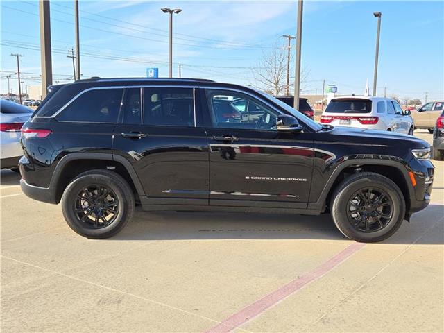 used 2022 Jeep Grand Cherokee car, priced at $31,995