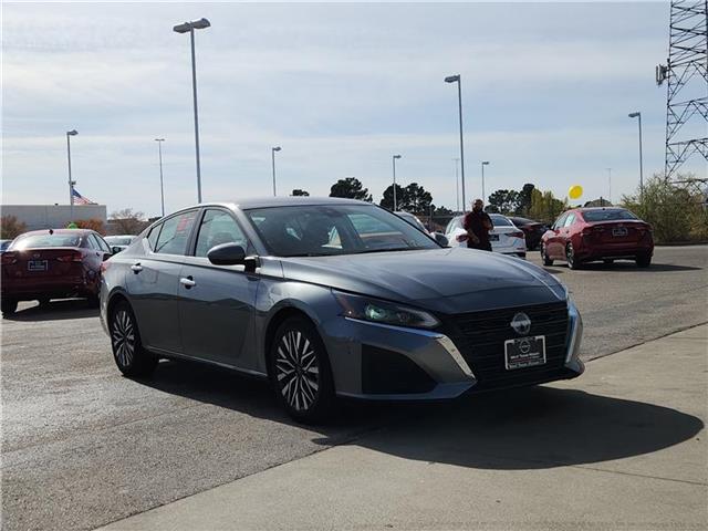 used 2023 Nissan Altima car, priced at $25,999