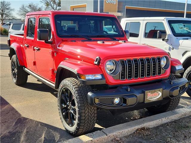 new 2025 Jeep Gladiator car, priced at $46,675