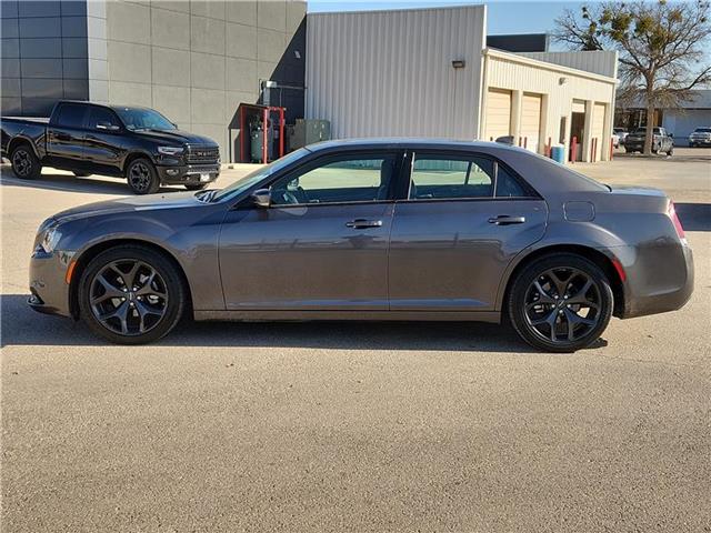 used 2022 Chrysler 300 car, priced at $29,995