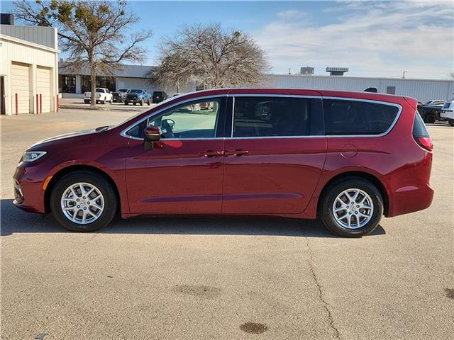 used 2023 Chrysler Pacifica car, priced at $26,995