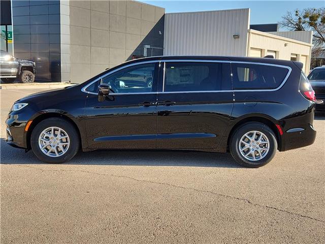 new 2025 Chrysler Pacifica car, priced at $47,420