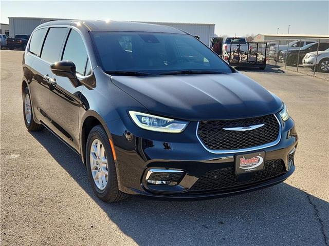 new 2025 Chrysler Pacifica car, priced at $47,420