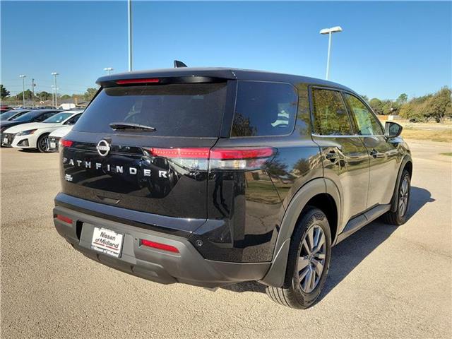 new 2025 Nissan Pathfinder car, priced at $39,010