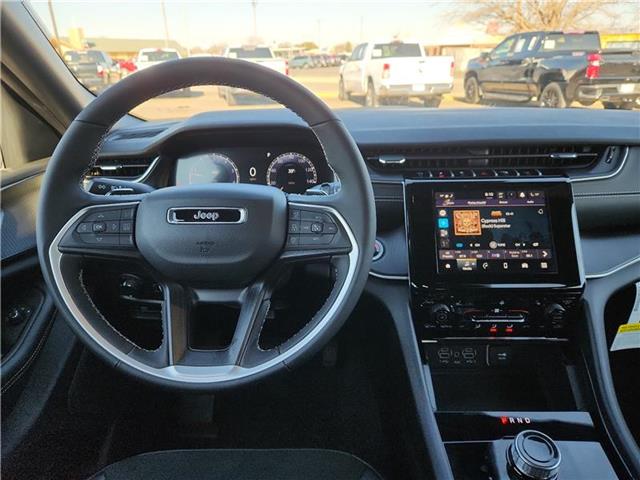 new 2025 Jeep Grand Cherokee car, priced at $49,575