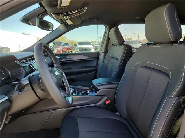 new 2024 Jeep Grand Cherokee L car, priced at $45,570