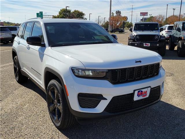 new 2024 Jeep Grand Cherokee car, priced at $48,575