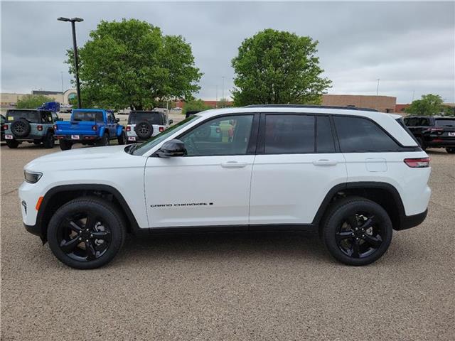 new 2024 Jeep Grand Cherokee car, priced at $59,705