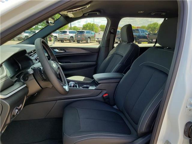 new 2024 Jeep Grand Cherokee L car, priced at $45,570