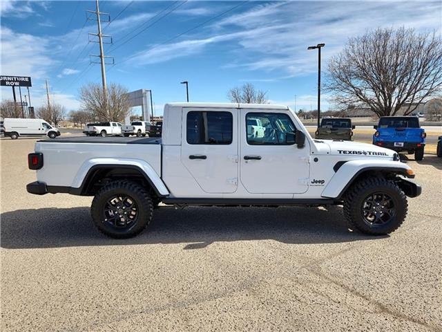 new 2025 Jeep Gladiator car