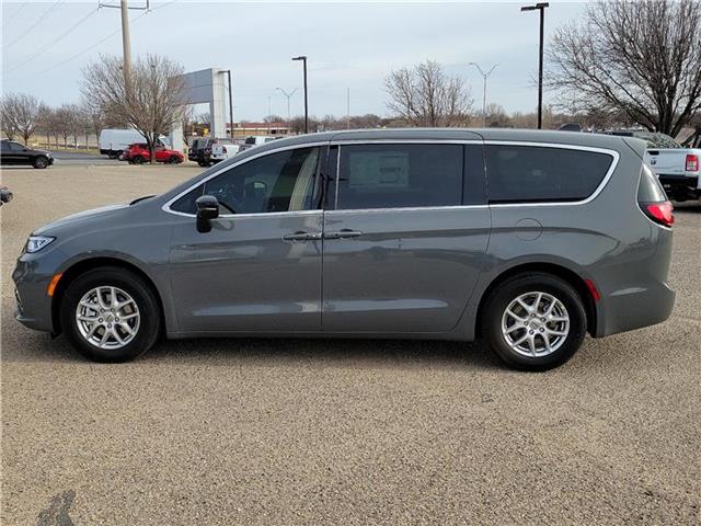 new 2025 Chrysler Pacifica car