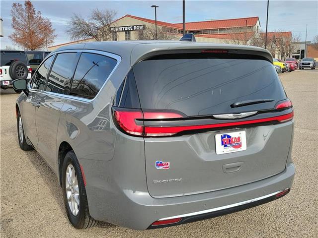 new 2025 Chrysler Pacifica car