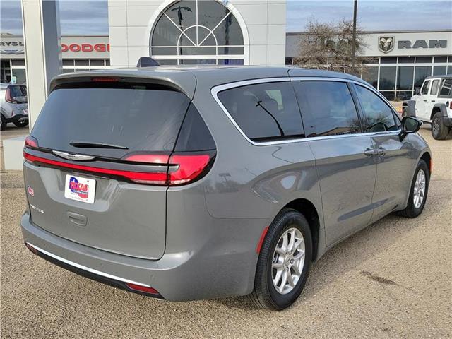 new 2025 Chrysler Pacifica car