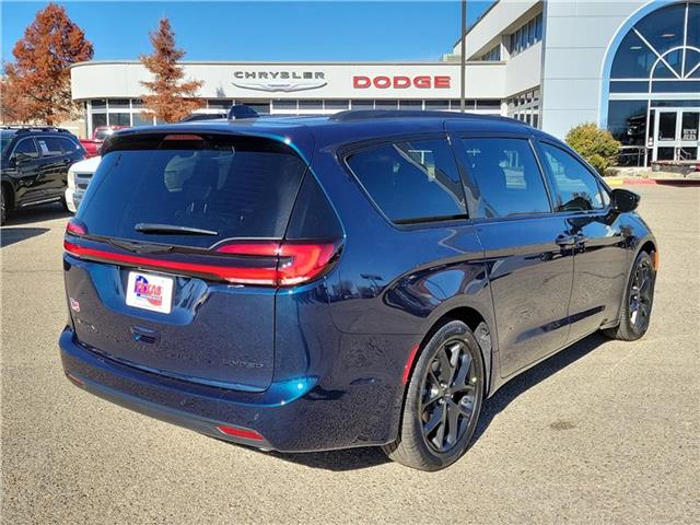 new 2025 Chrysler Pacifica car