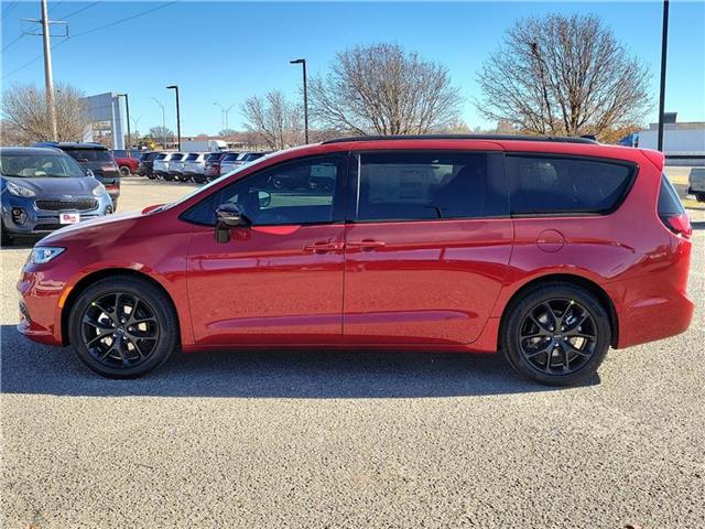 new 2025 Chrysler Pacifica car