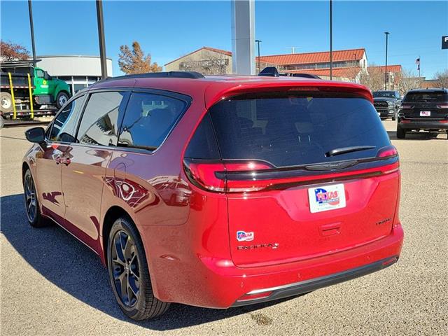 new 2025 Chrysler Pacifica car