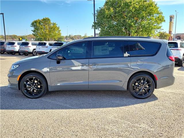 new 2025 Chrysler Pacifica car, priced at $61,355