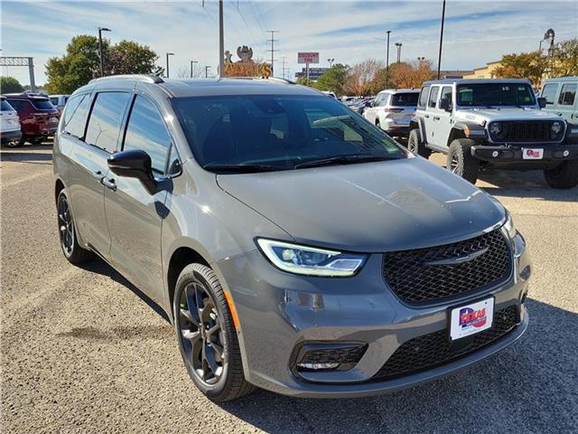 new 2025 Chrysler Pacifica car, priced at $61,355