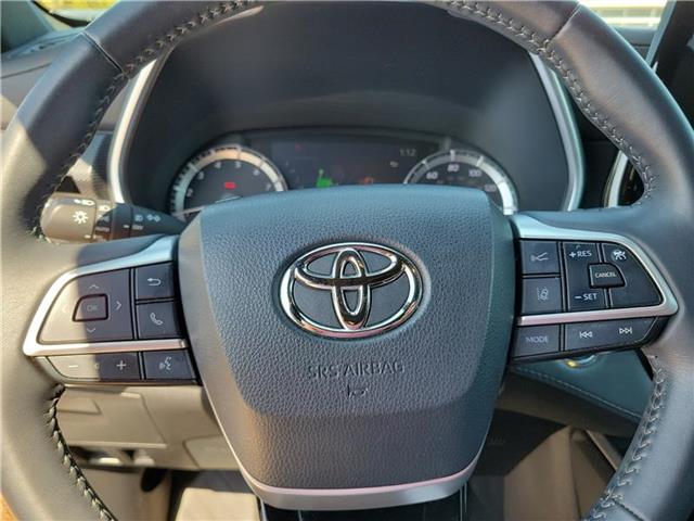 used 2022 Toyota Highlander car, priced at $34,995