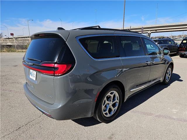 used 2022 Chrysler Pacifica car, priced at $29,140