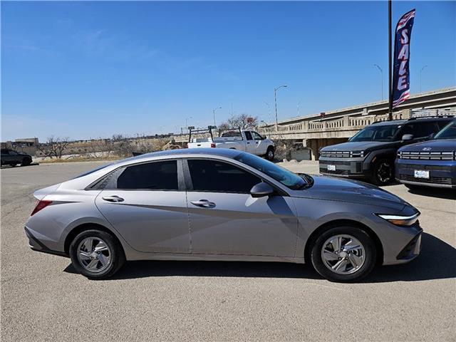 new 2025 Hyundai Elantra car