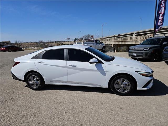 new 2025 Hyundai Elantra car