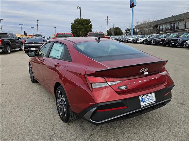 new 2025 Hyundai Elantra car